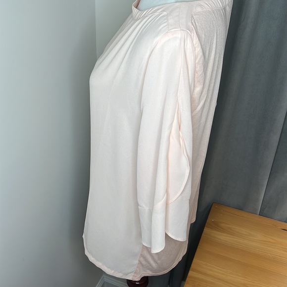 NWT LOFT Tulip or Flutter short sleeve tee in peach fuzz - size small pinkish - Picture 6 of 12